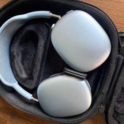 Apple AirPods Max – Sky Blue – Excellent Condition + Case