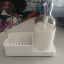 Brightroom Plastic Soap Pump with Silicone Holder with Caddy & Tray White