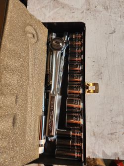 True Craft Socket and Ratchet Set