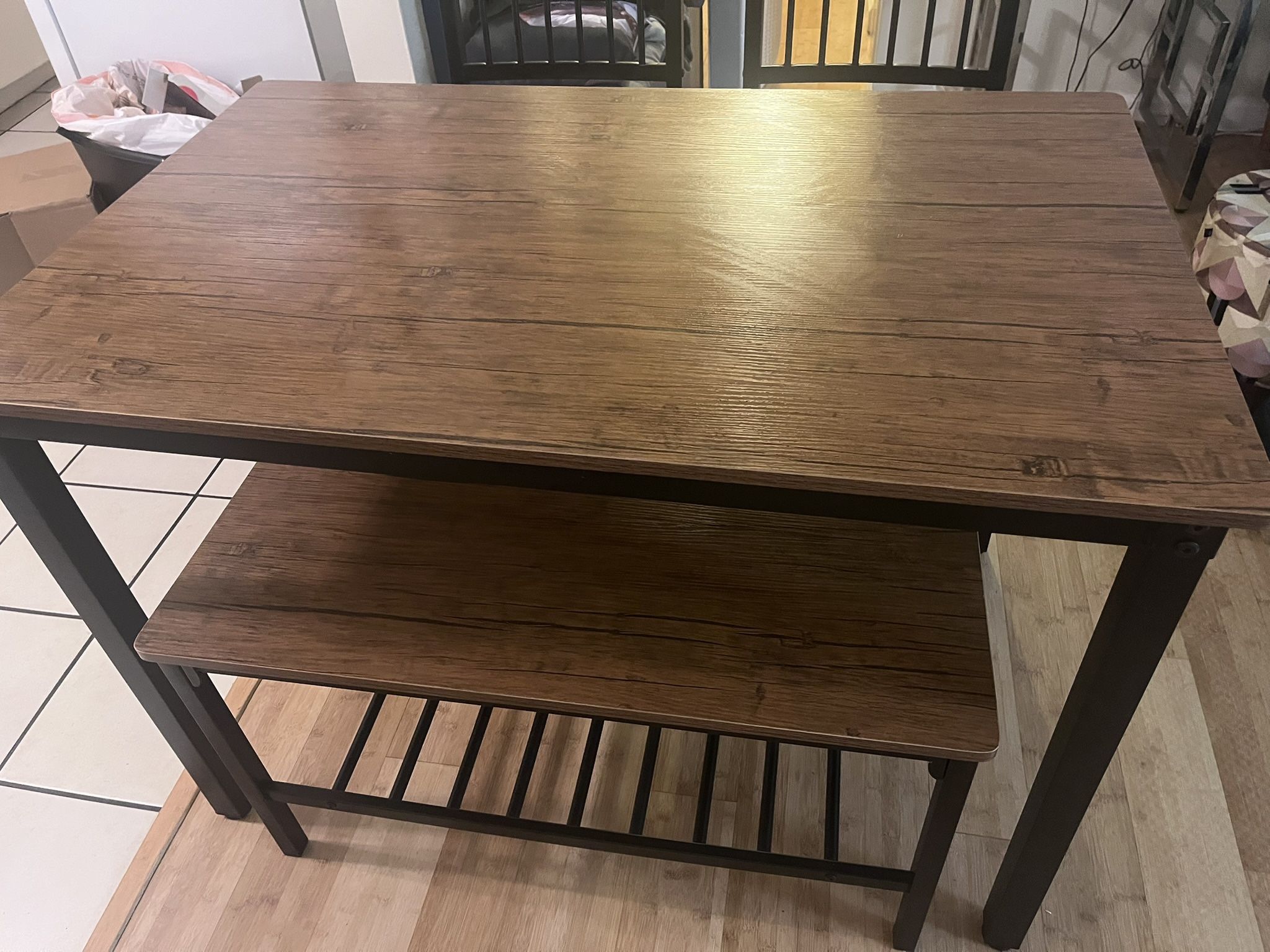 Kitchen Table w/chairs N Bench