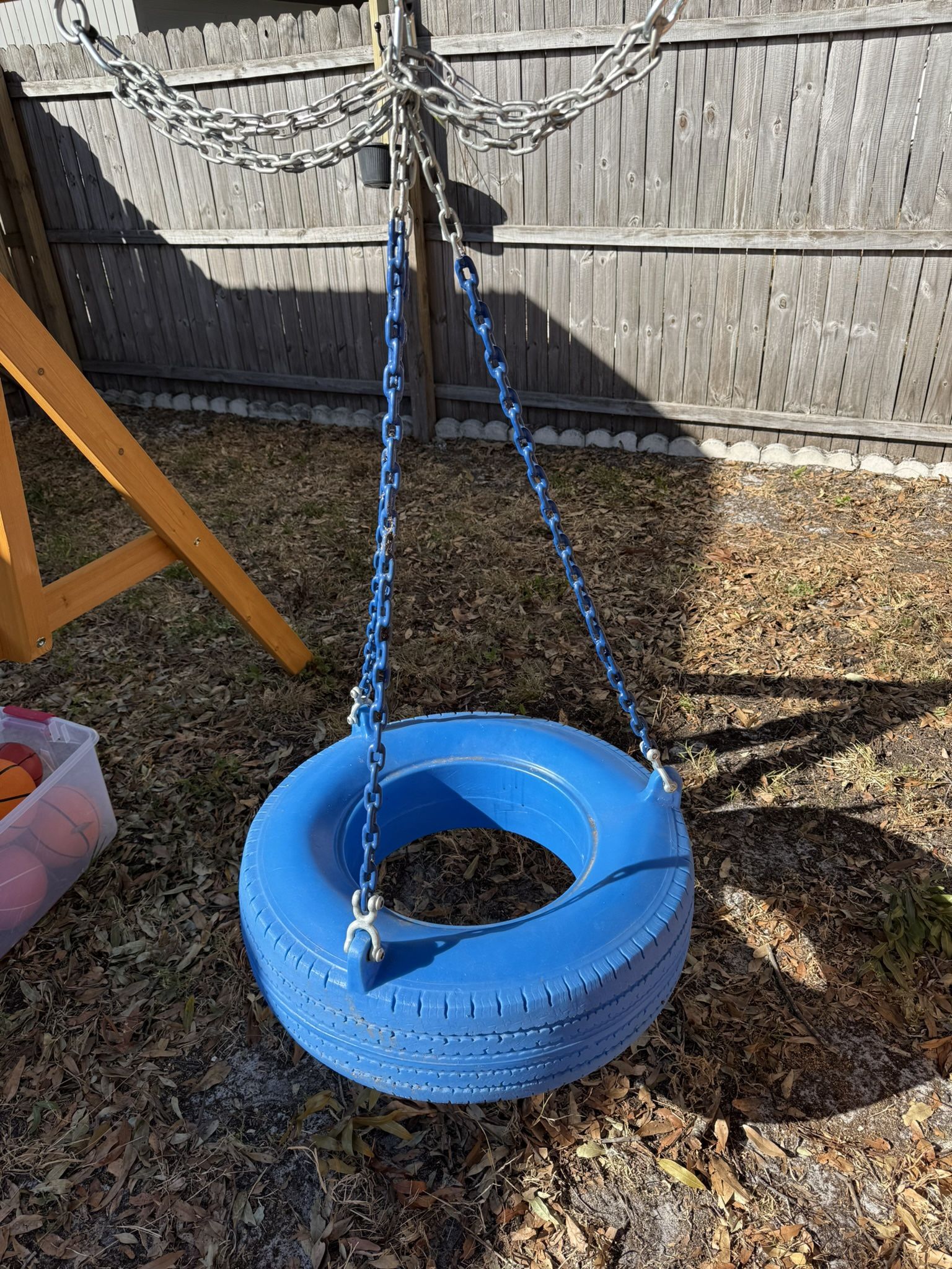 Tire Swing With Coated Chain And Bracket To Attach