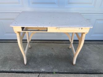 Old shabby chic table