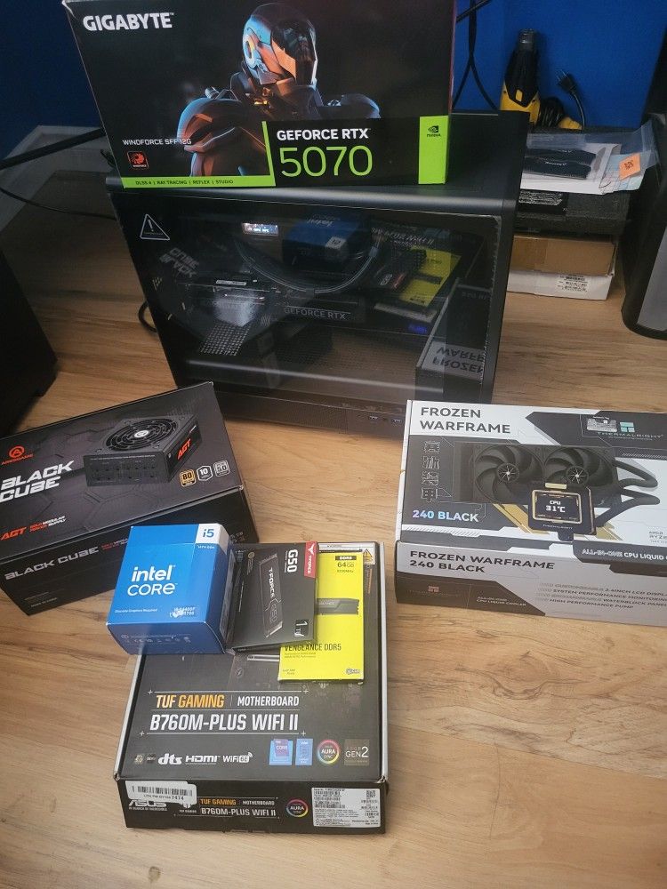 Custom-built Gaming Pc : RTX 5070 12GB: 64GB ddr5 B760M