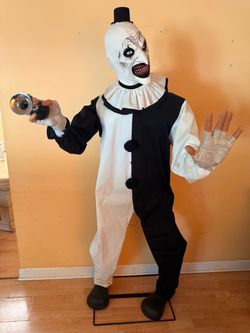 Art the Clown Life-Size Halloween Animatronic