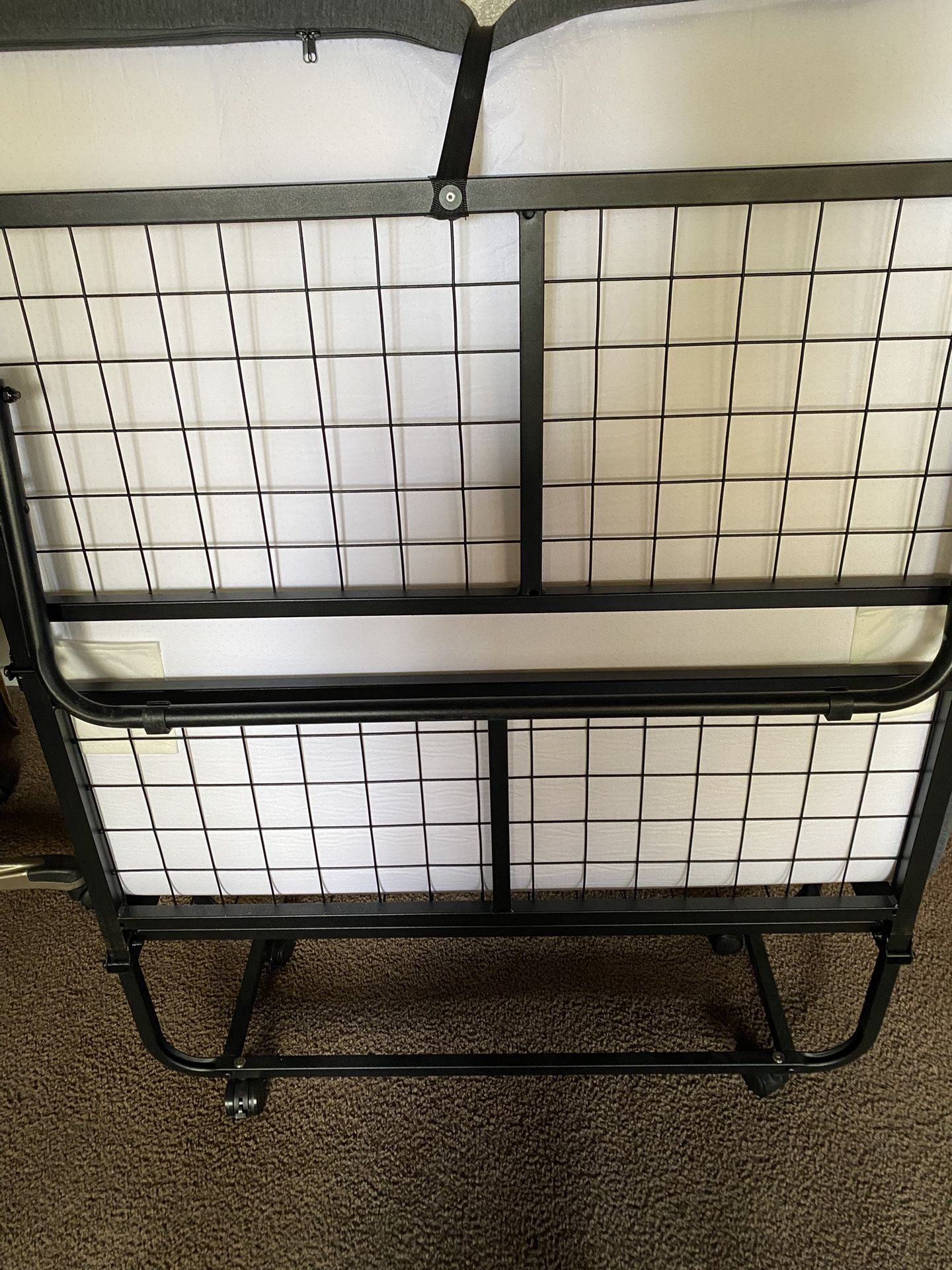 Twin XL rollaway bed