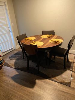 Dining room table and 4 chairs