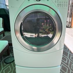 Whirlpool Electric Steam Dryer With Pedestal