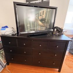 HEMNES 8 Drawer Chest 