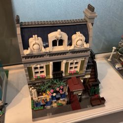 Lego Modular Parisian Restaurant