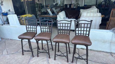 Metal Island chair