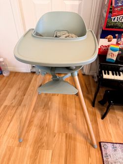 Lalo The Chair High Chair – Sage – Excellent Condition + Play Legs