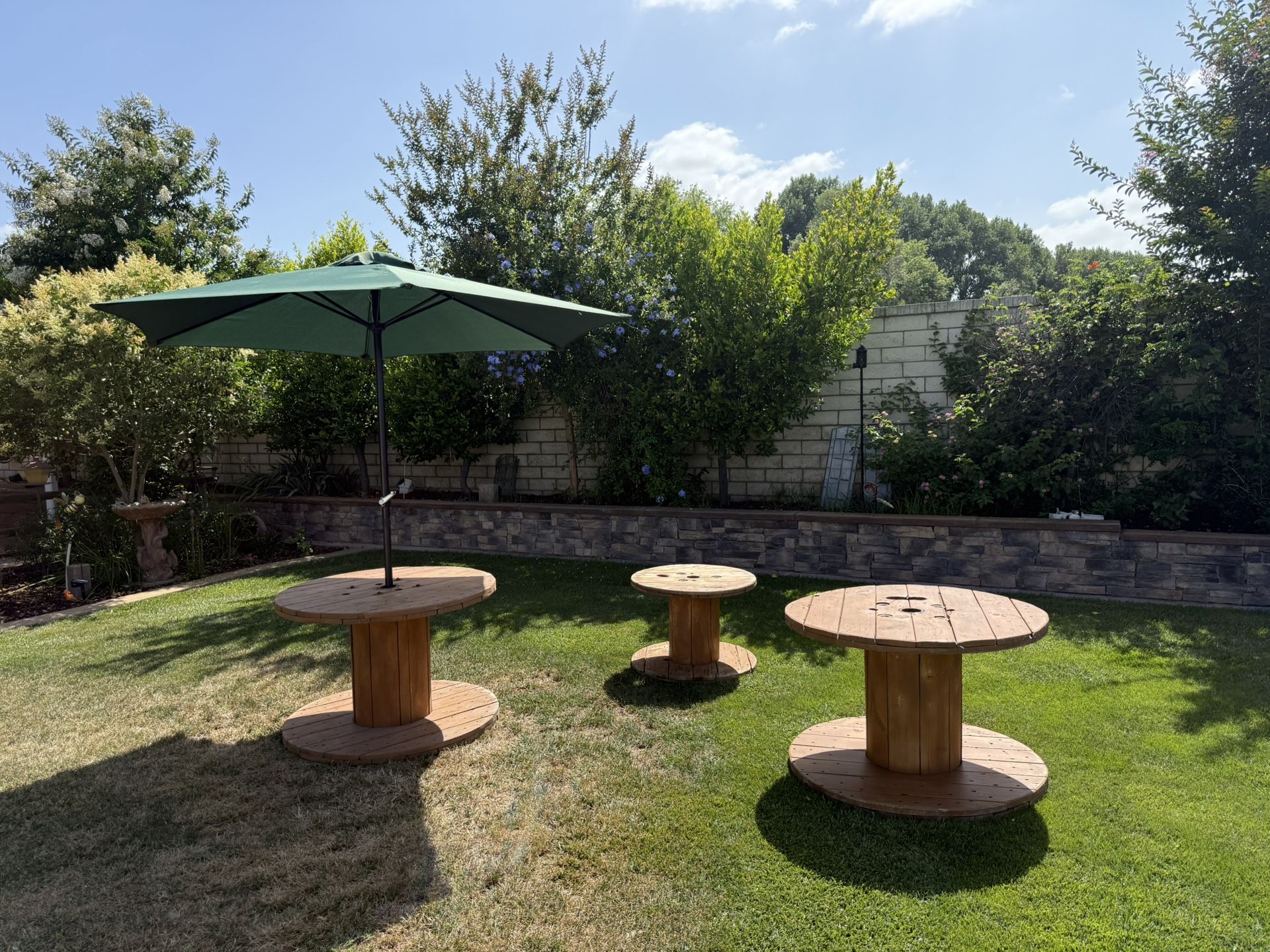 Cable Wire Tables With Holes For Umbrella