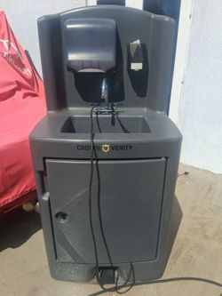 hand washing station , heated