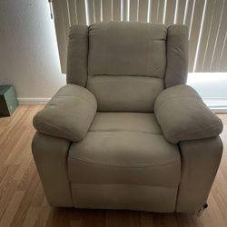 Large Recliner Chair!