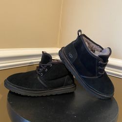 UGG Australia Neumel Chukka Boot for Men, Size 8 Black