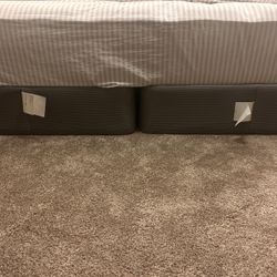Simmons King Box Spring - 2 Pieces $0