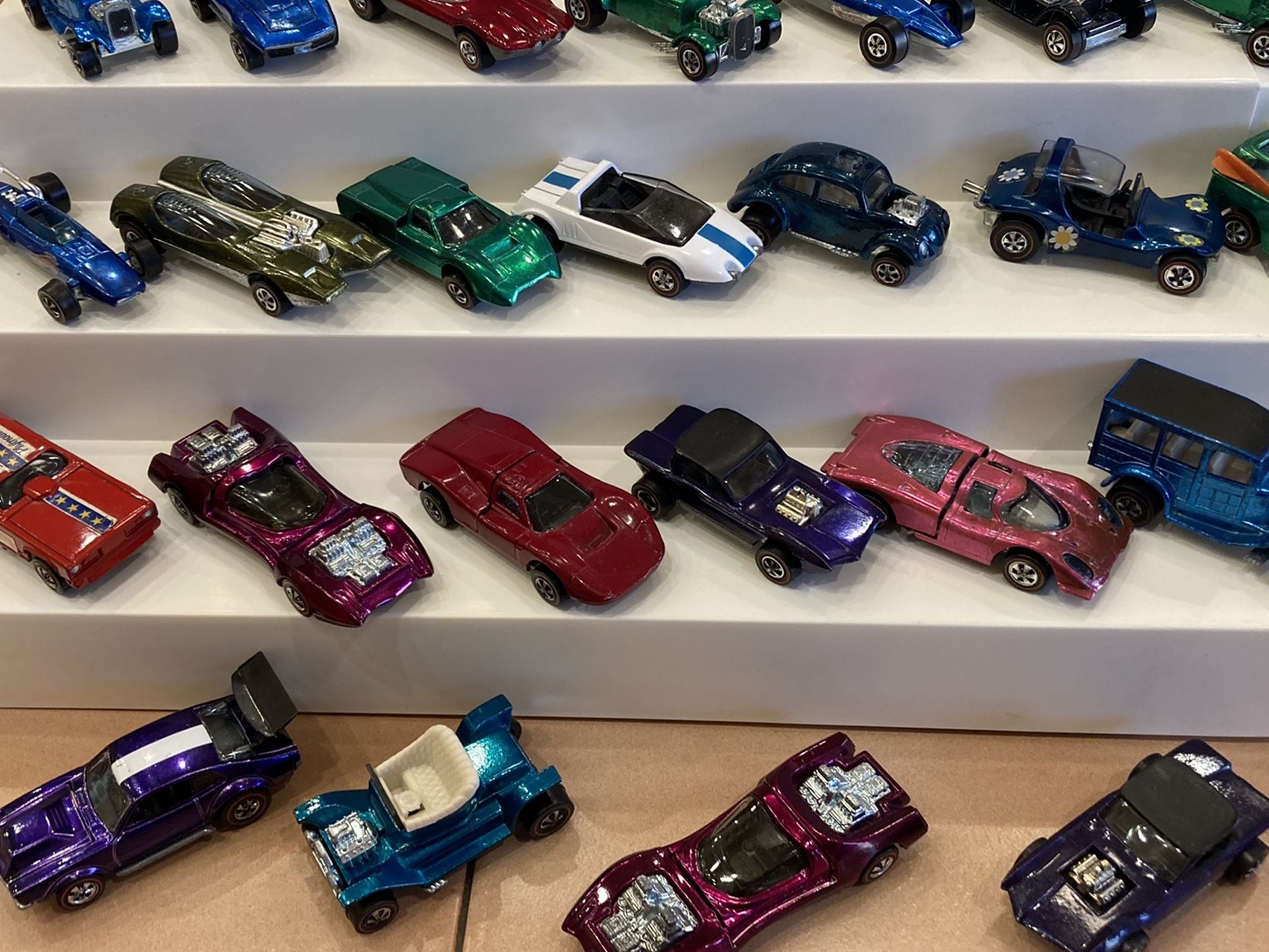 Collector seeking vintage old genuine Hot Wheels redlines 1960s 70s toy diecast hot wheel