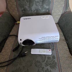 
Yaber Y30 projector