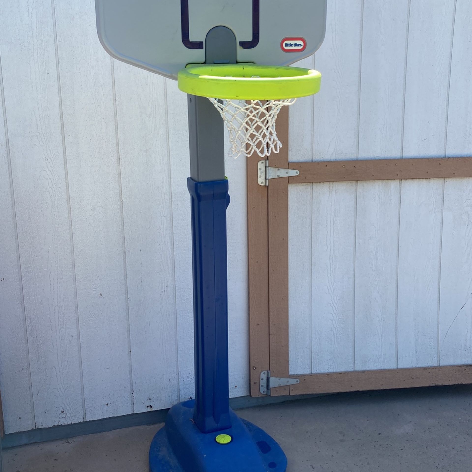 Little Tikes Basketball Hoop