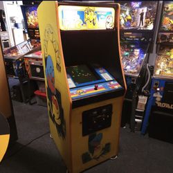 Authentic Pacman Arcade Machine 1982