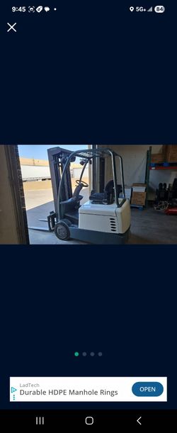 ELECTRIC FORKLIFT