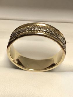 Band 14K Yellow and White Gold 5.4g Size 9.5 $270