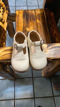 White little Girl shoes brand new size 26 pick up Only