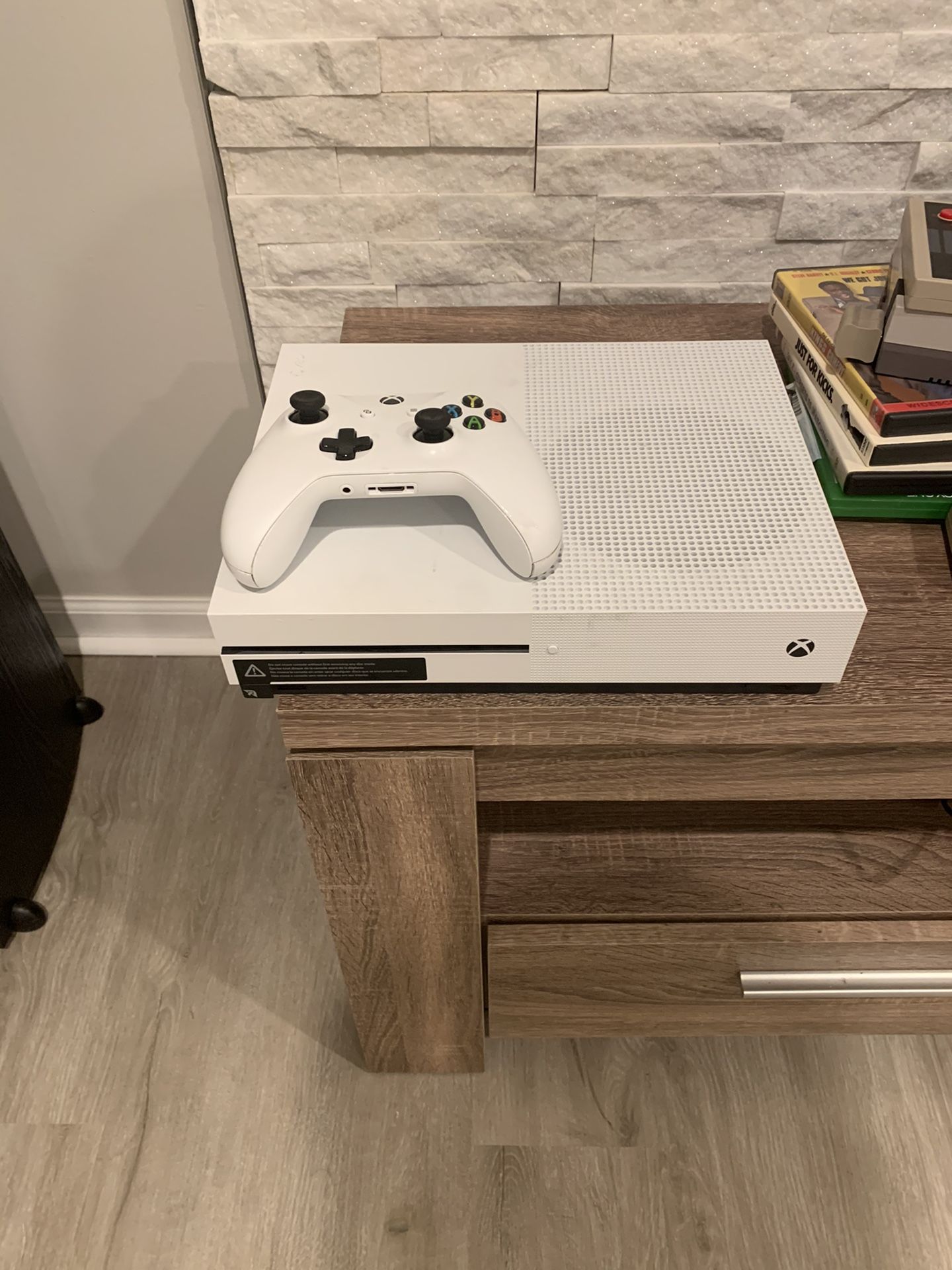 Xbox One S