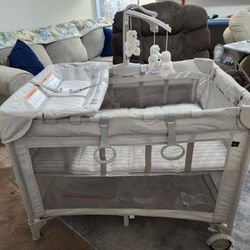 Baby GAP Deluxe Bassinet / Play Yard / Nursery Center / Changing Table Combo