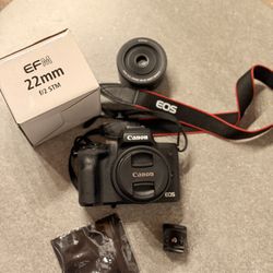 Canon EOS M50 mirrorless camera in excellent condition