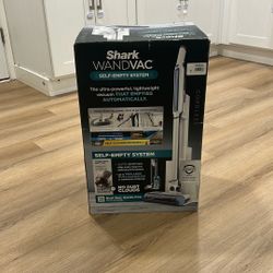 Shark wandvac