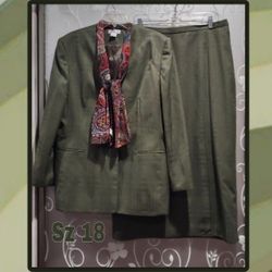 NEW WOMENS 2PC JACKET & SKIRT WITH SCARF SIZE 18
