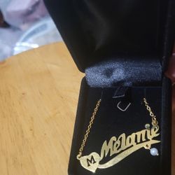 Melanie Name Necklace 