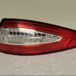 2013 2015 2016 FORD FUSION RIGHT PASSENGER SIDE TAIL LIGHT OEM QUARTER PANEL