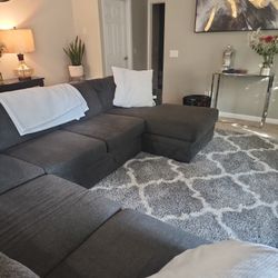 Ashey Sectional 