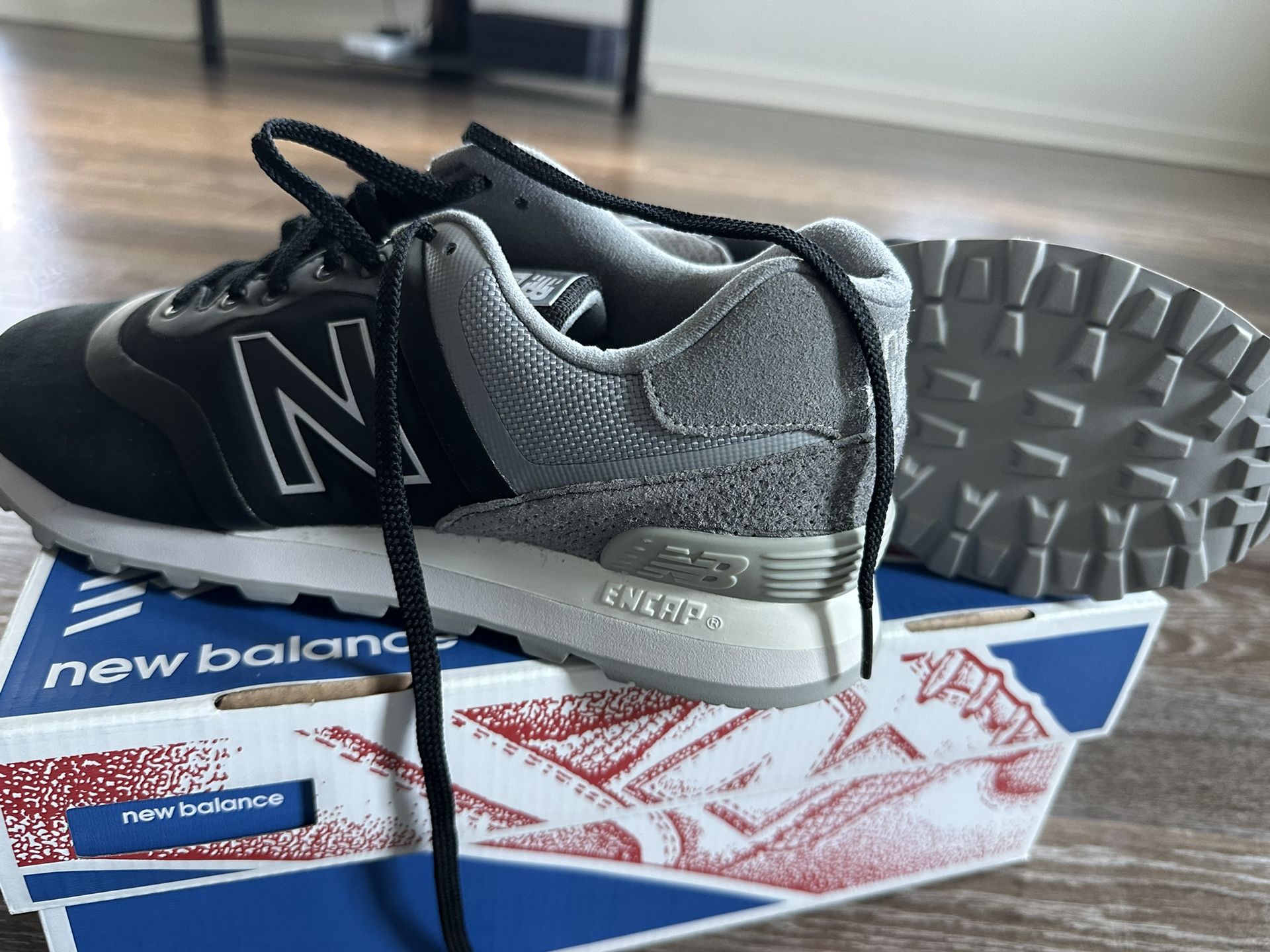 New Balance 574 Mens size 8.5