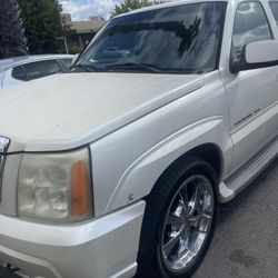 Cadillac  2005