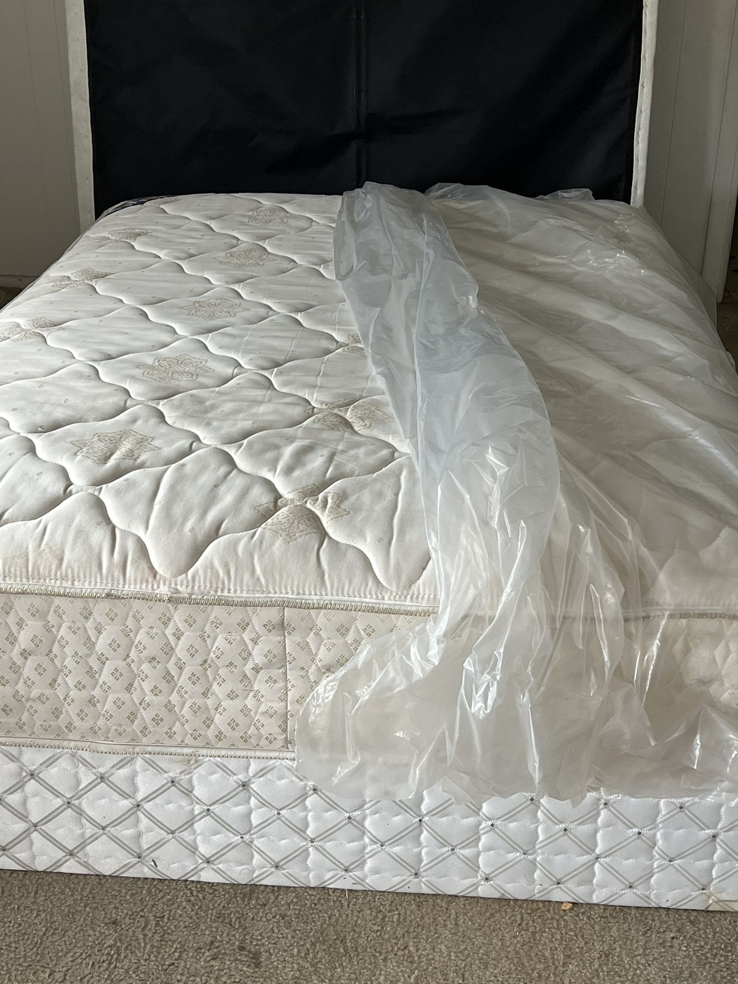 USED FULL SIZE MATTRESS Only for Sale in San Antonio, TX OfferUp