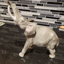 Vintage  Porcelain  Elephant Figurine. 