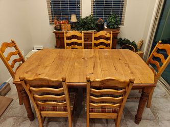 Farmhouse dining table with s6chairs