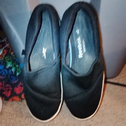 $6! Good. Condition ..Reebok Slip Ons Size 7.5