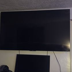 3 TVs (75-55-50)