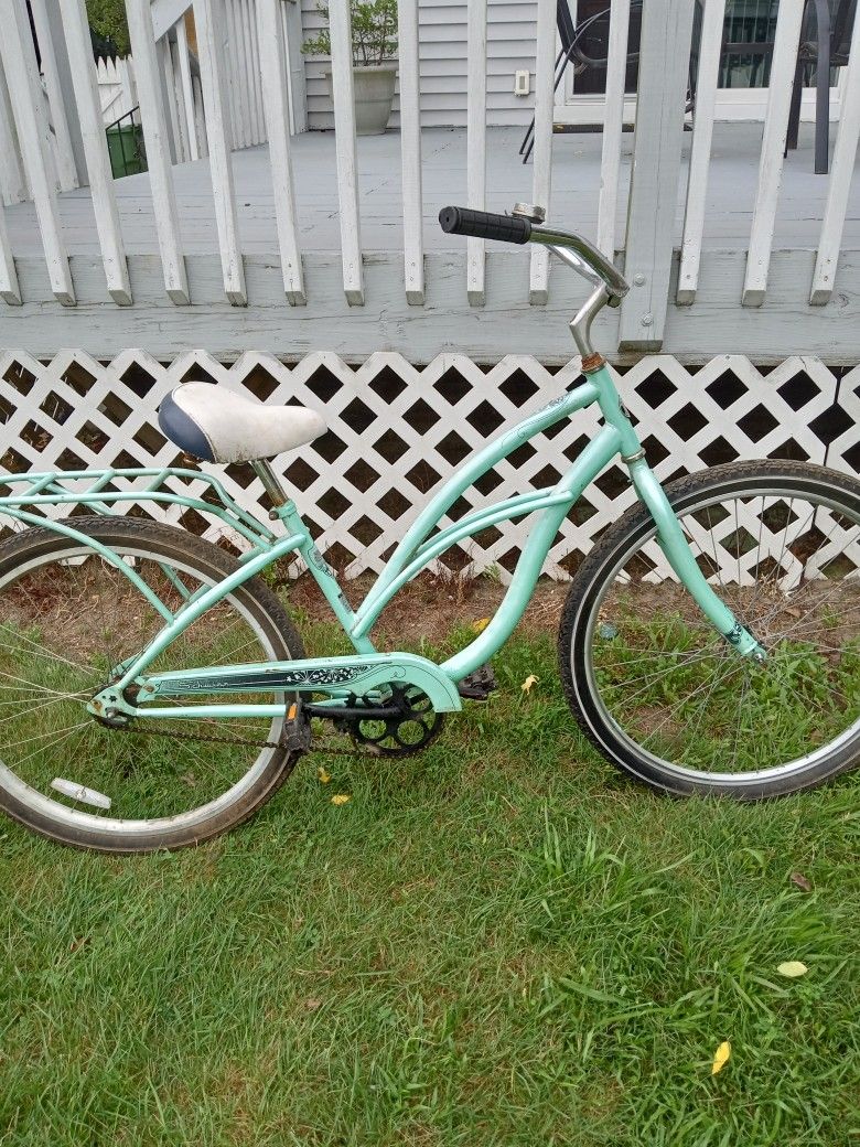 Nice Schwinn 26 Inch Single Speed Beach Cruiser Bike With New Chain Rides Good Looks Fair