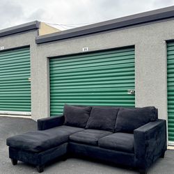 Black Sectional w/ Reversible Chaise