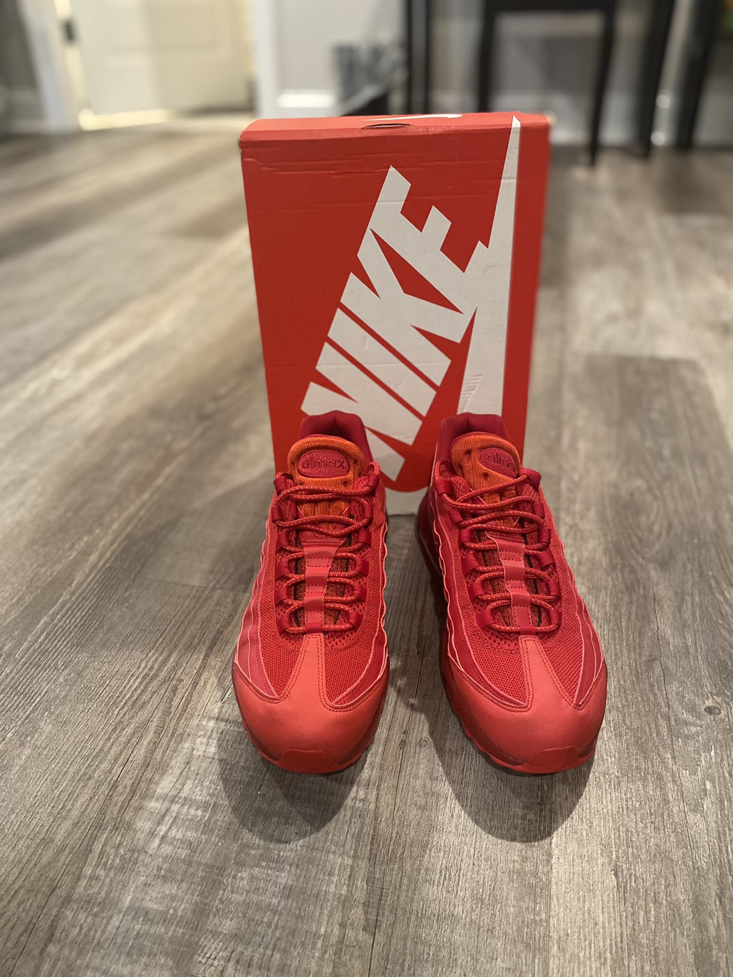 Nike Air Max 95 Triple Red 