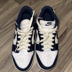 Nike dunk Women’s vintage navy blue shoe
