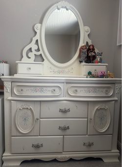 Girls Dresser with Mirror and Twin Bedframe