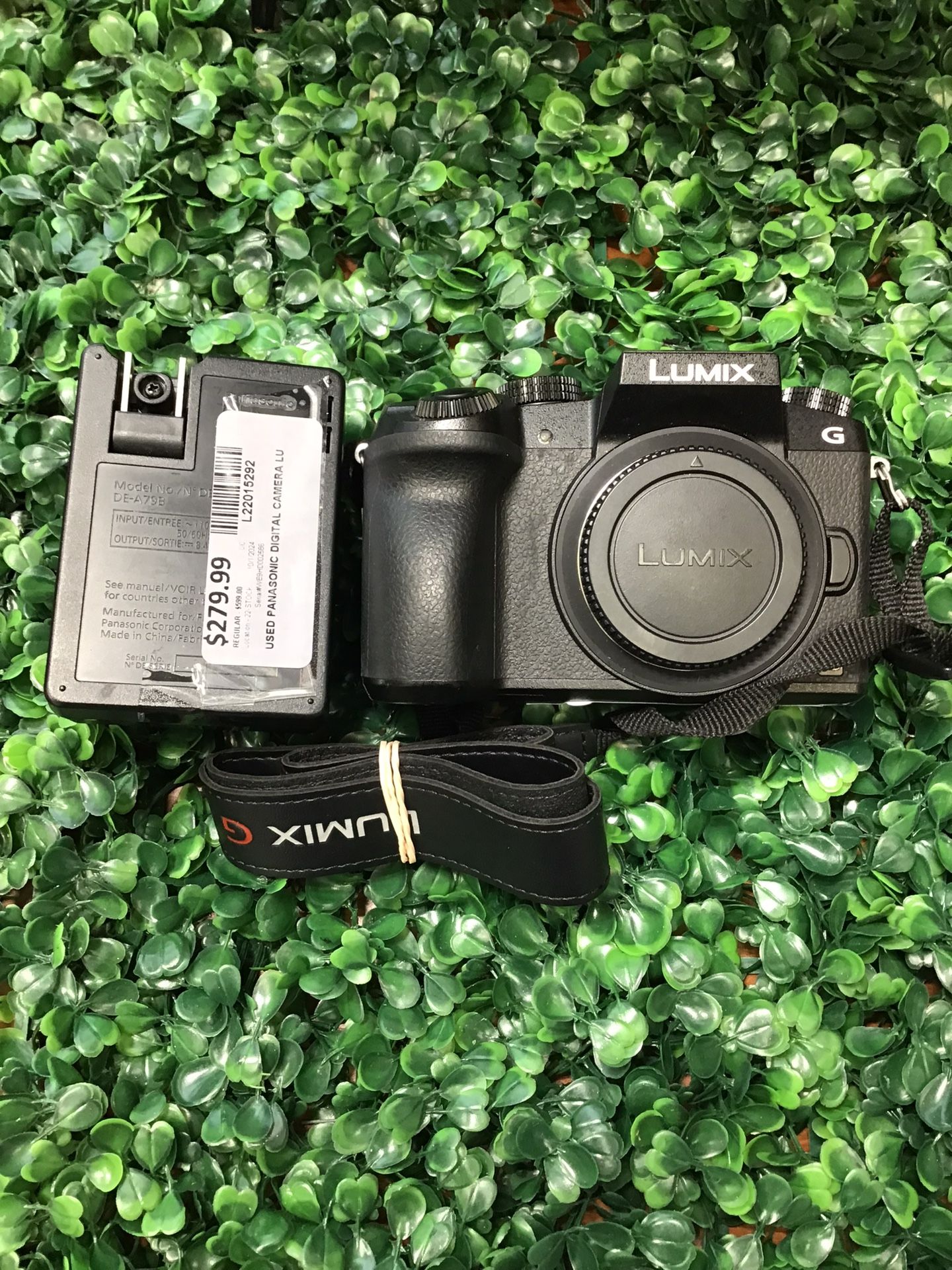 Panasonic Lumix G7 Mirrorless Digital Camera (USED)