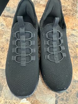 Slip on tennis shoes size 9