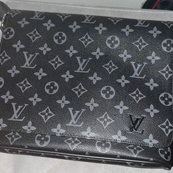 Louis Vuitton Messenger/Crossbody Bag